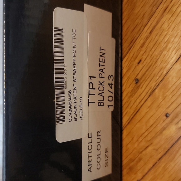 New!!! Strappy Heel - Picture 4 of 5